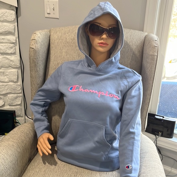 Champion hoodie NWT. - Picture 4 of 10